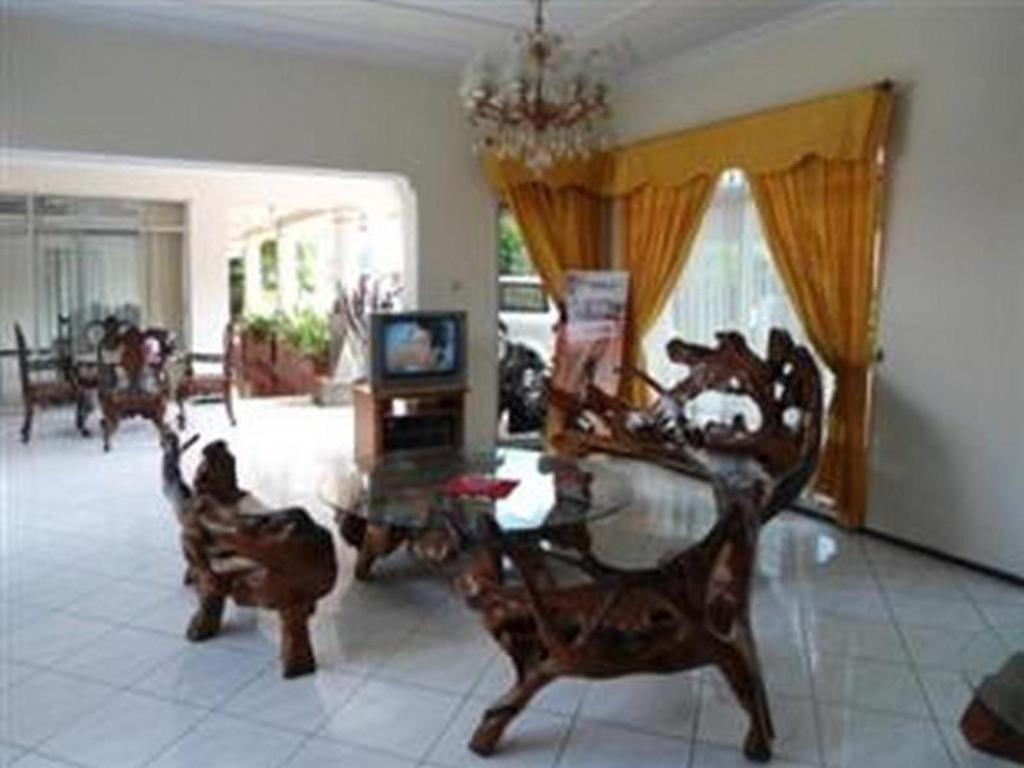 Hotel Safari Jembel Екстериор снимка