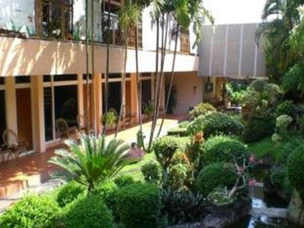 Hotel Safari Jembel Екстериор снимка